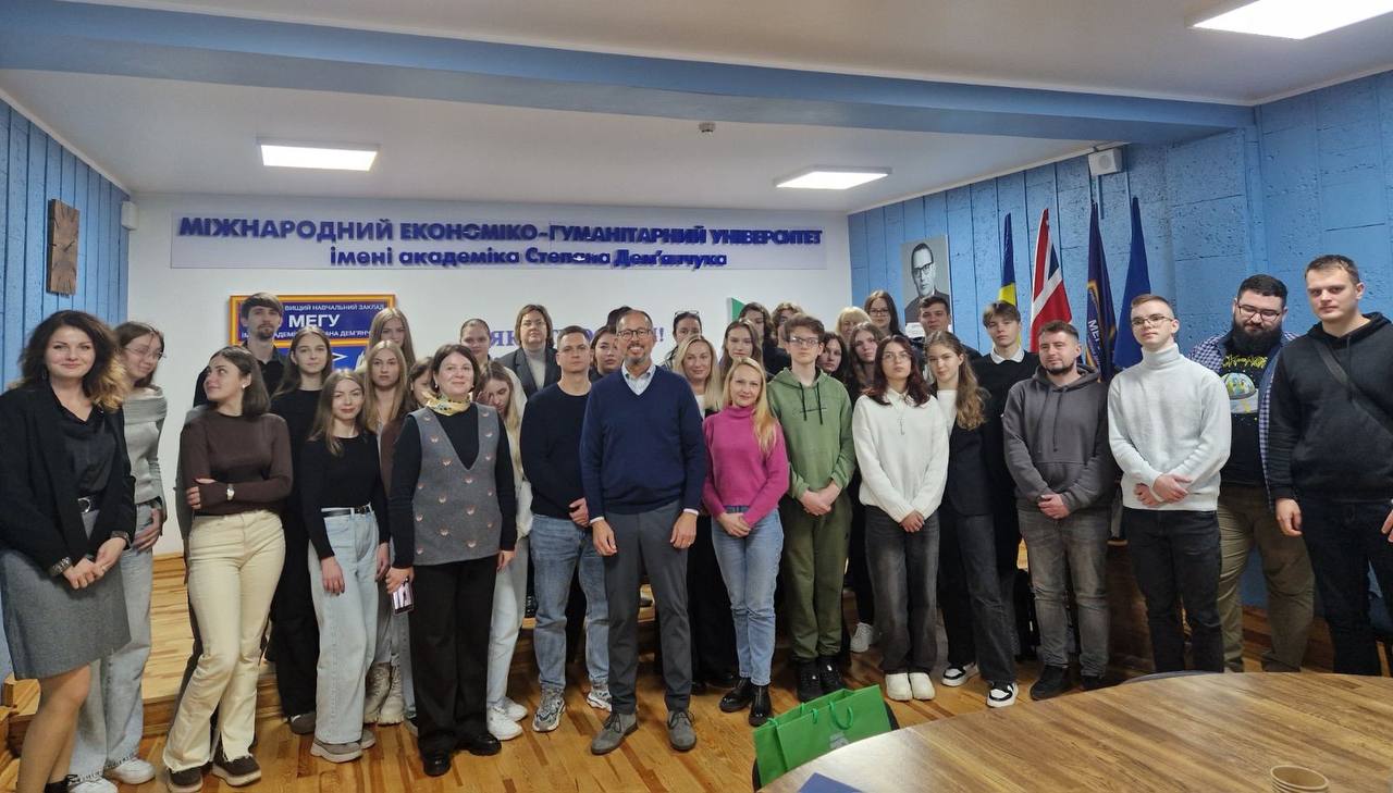 Американський дослідник др. Брюс Л. Андерсон провів мотиваційний майстер-клас для студентів МЕГУ