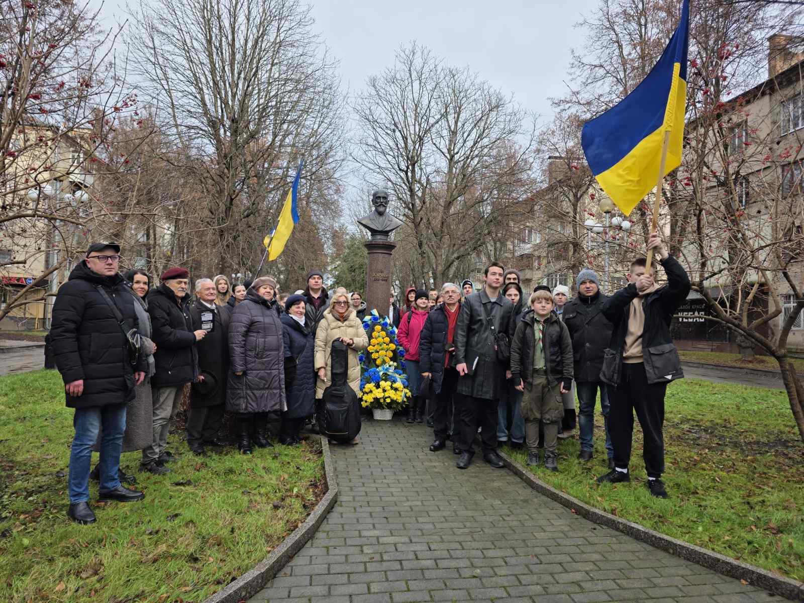 Викладачі та студенти історико-філологічного факультету МЕГУ на уроці Пам’яти до 120-річчя від Дня народження Ніла Хасевича, видатного українського художника та воїна УПА