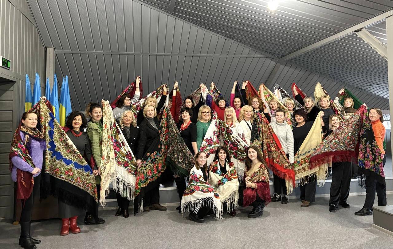 В МЕГУ відбувся флешмоб до Дня української хустки