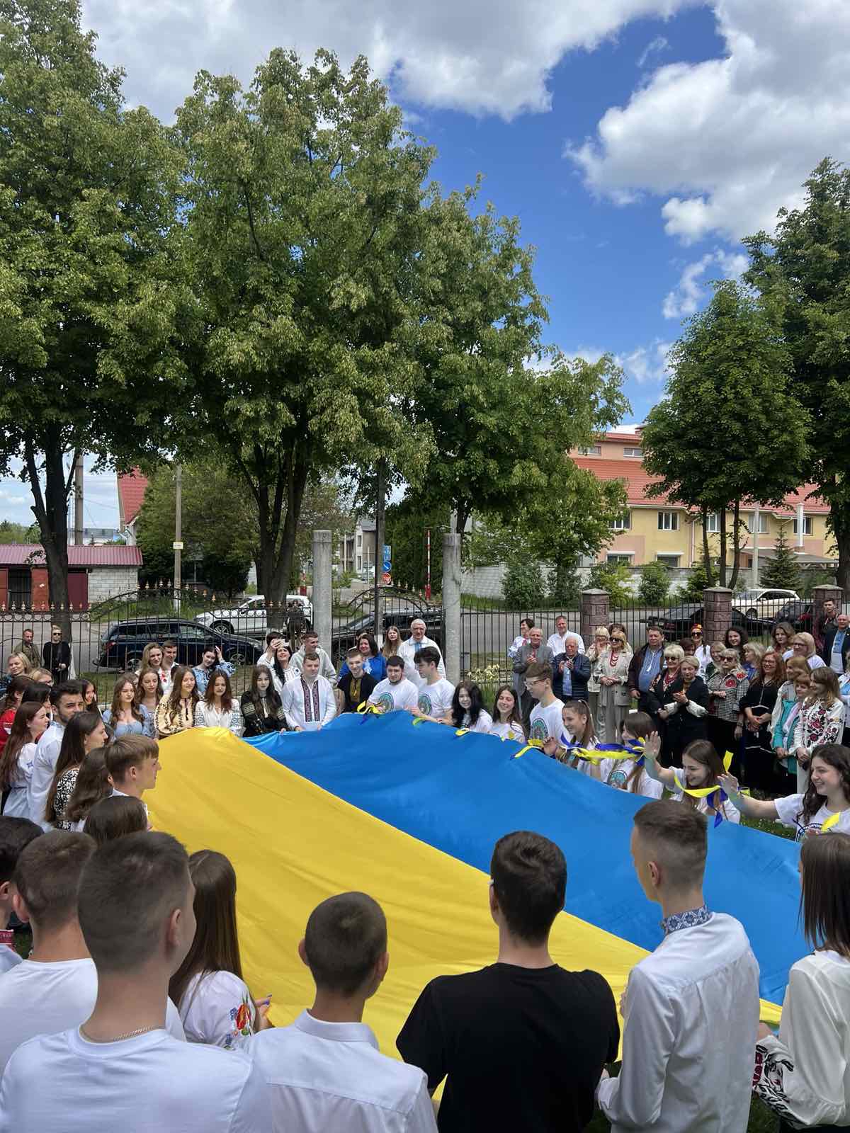 День вишиванки МЕГУ