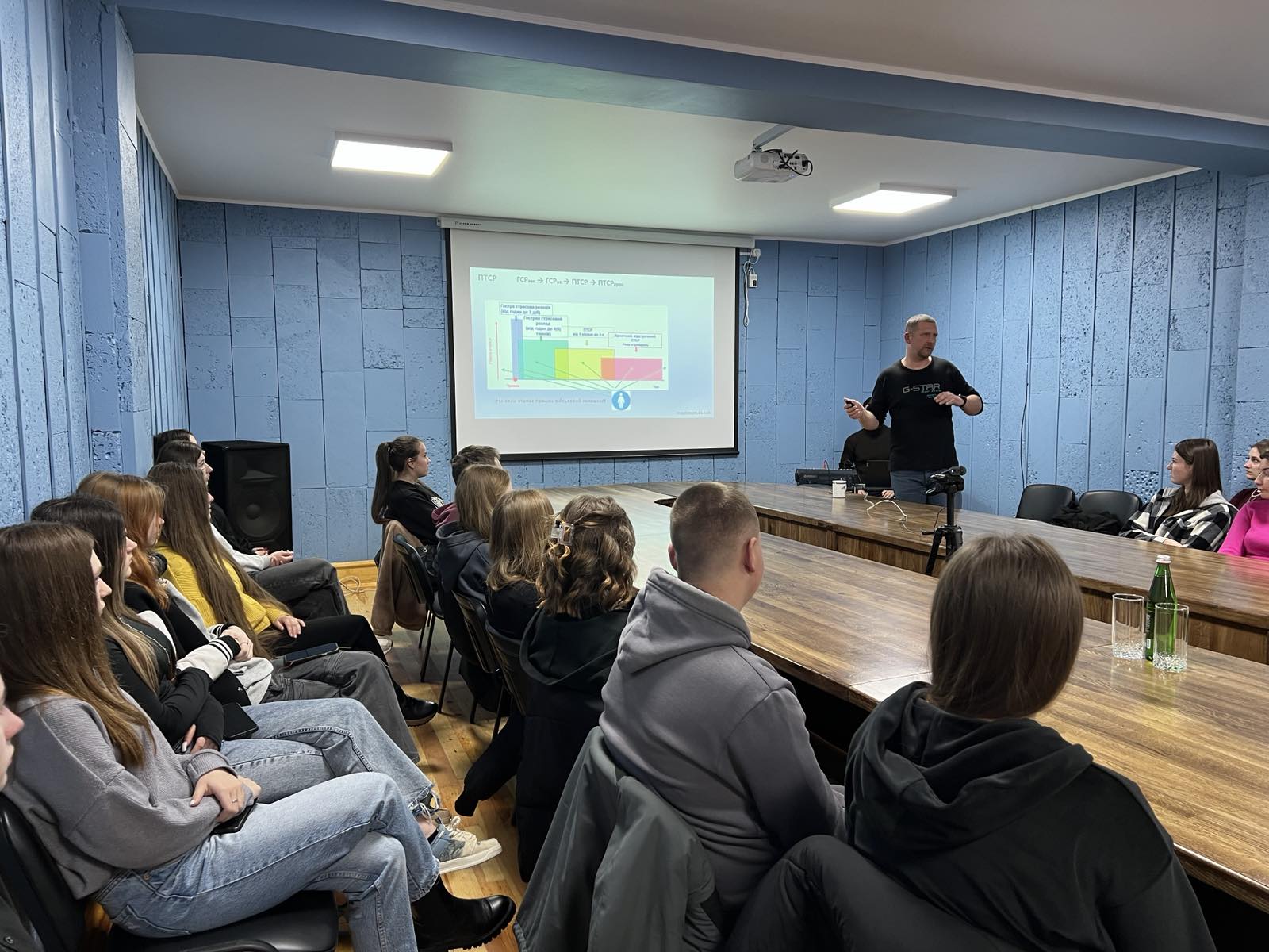 Зустріч майбутніх психологів МЕГУ з військовим психотерапевтом Максимом Чубиком 