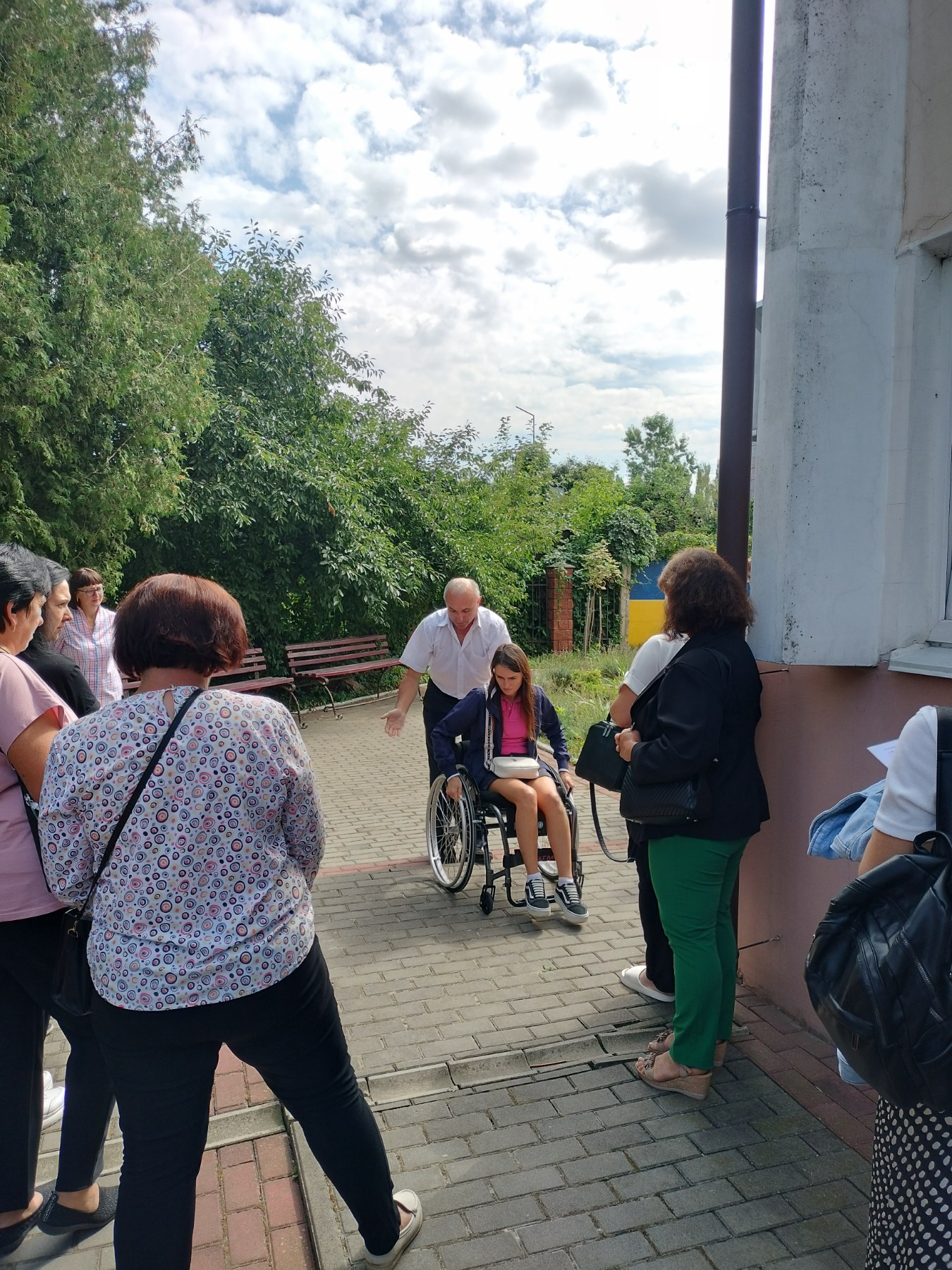 Проведення лекцій та тренінгів для помічників осіб з обмеженими