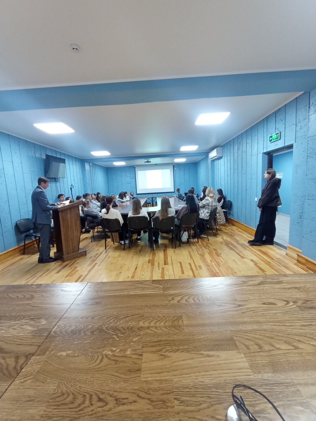 Круглий стіл до 170-річчя Дмитра Яворницького на історико-філологічному факультеті МЕГУ