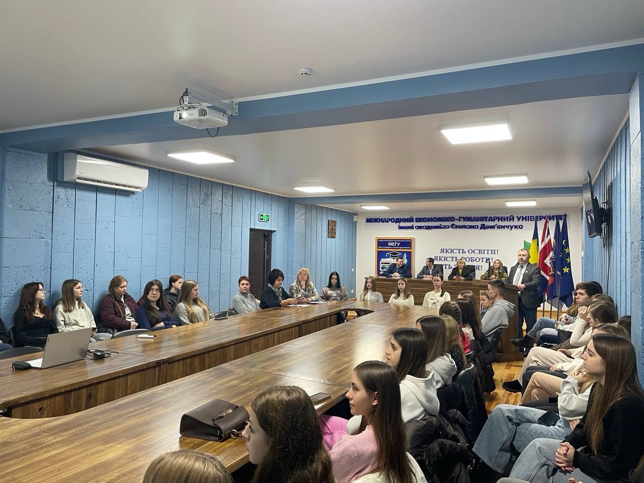 Круглий стіл до 170-річчя Дмитра Яворницького на історико-філологічному факультеті МЕГУ