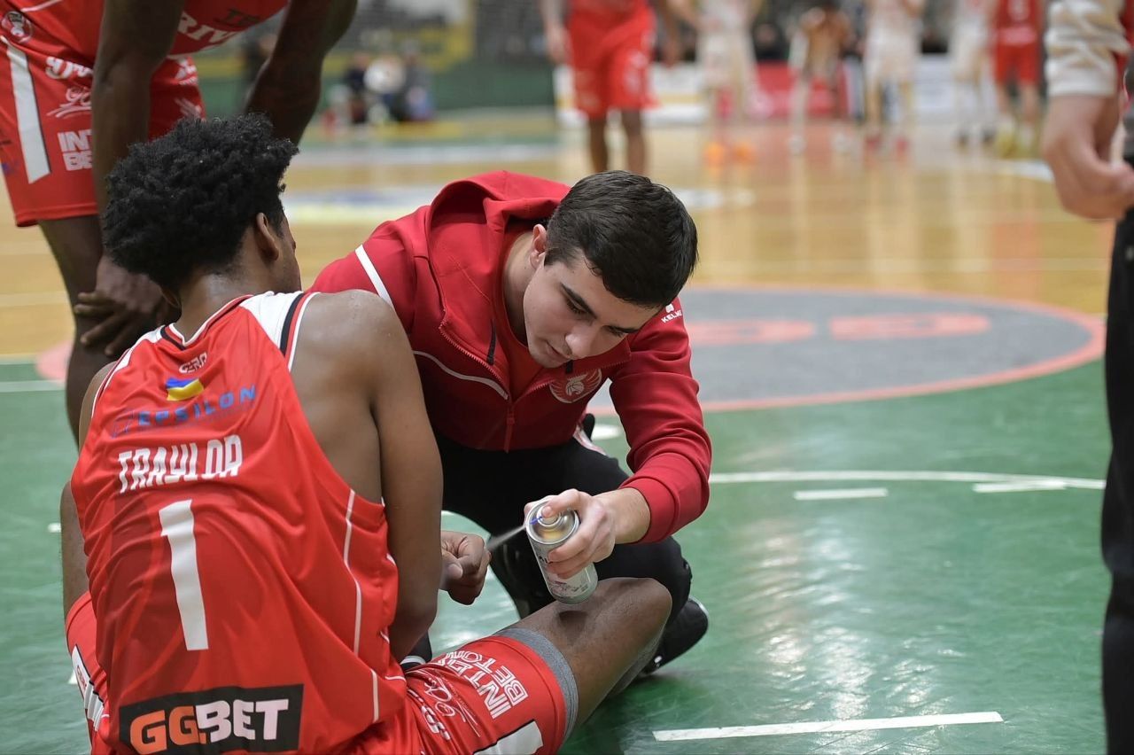 Студент факультету ЗФКС Василь Сокол став реабілітологом збірної України U-16