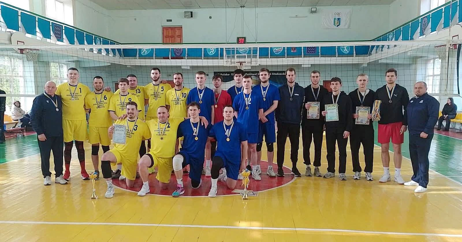 Збірна чоловіча команда з волейболу стала срібним призером