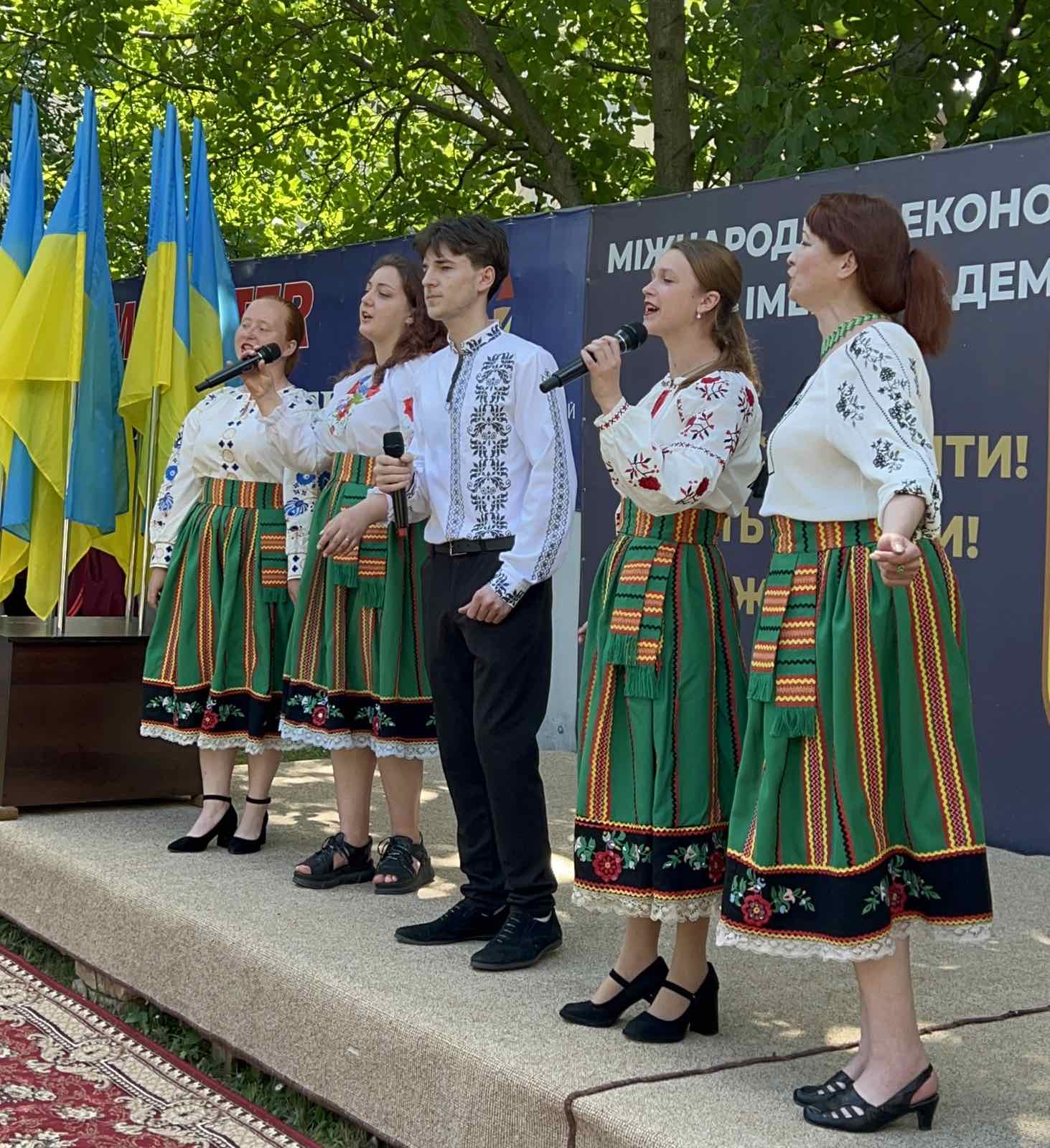 Випускники МЕГУ отримали дипломи