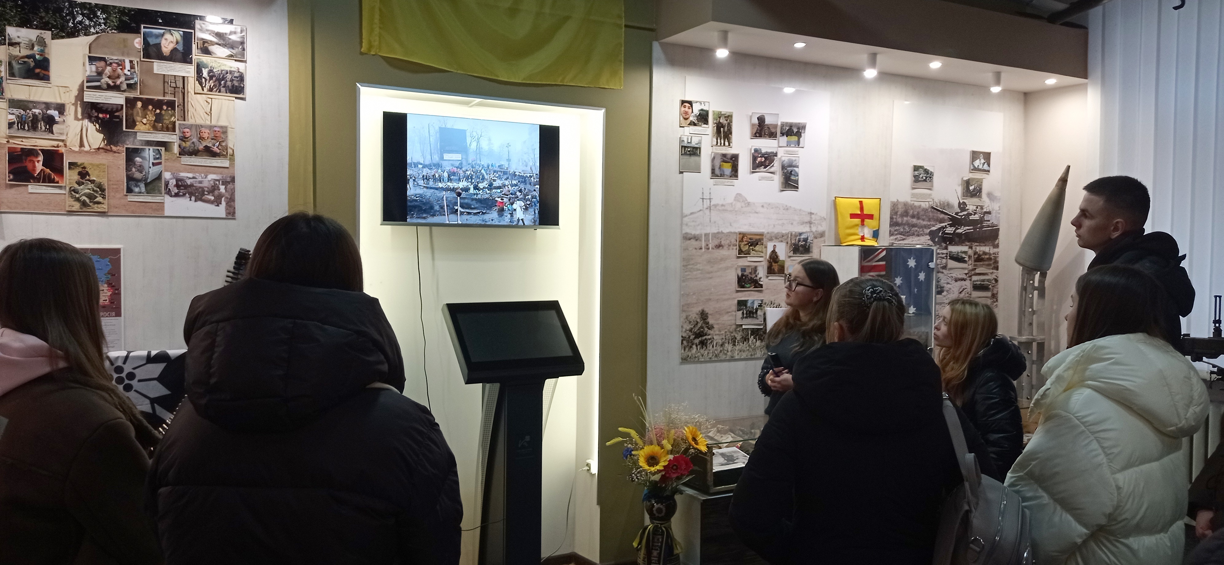 З нагоди Дня Гідності та Свободи, 25 листопада, студенти факультету географії, історії та туризму відвідали Рівненський обласний краєзнавчий музей