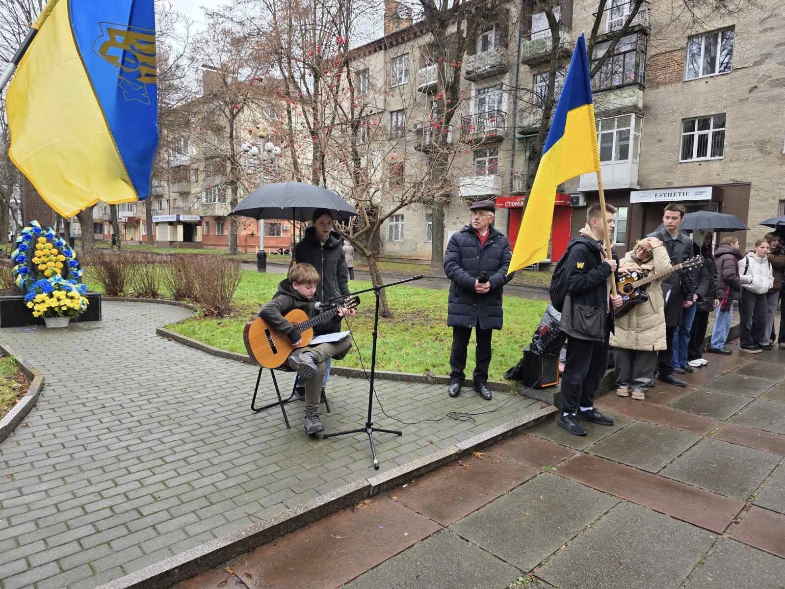 Викладачі та студенти історико-філологічного факультету МЕГУ на уроці Пам’яти до 120-річчя від Дня народження Ніла Хасевича, видатного українського художника та воїна УПА