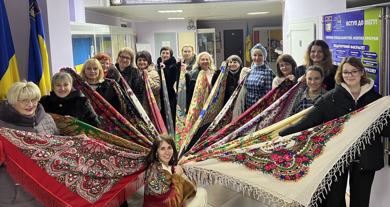 Флешмоб до Дня української вишиванки