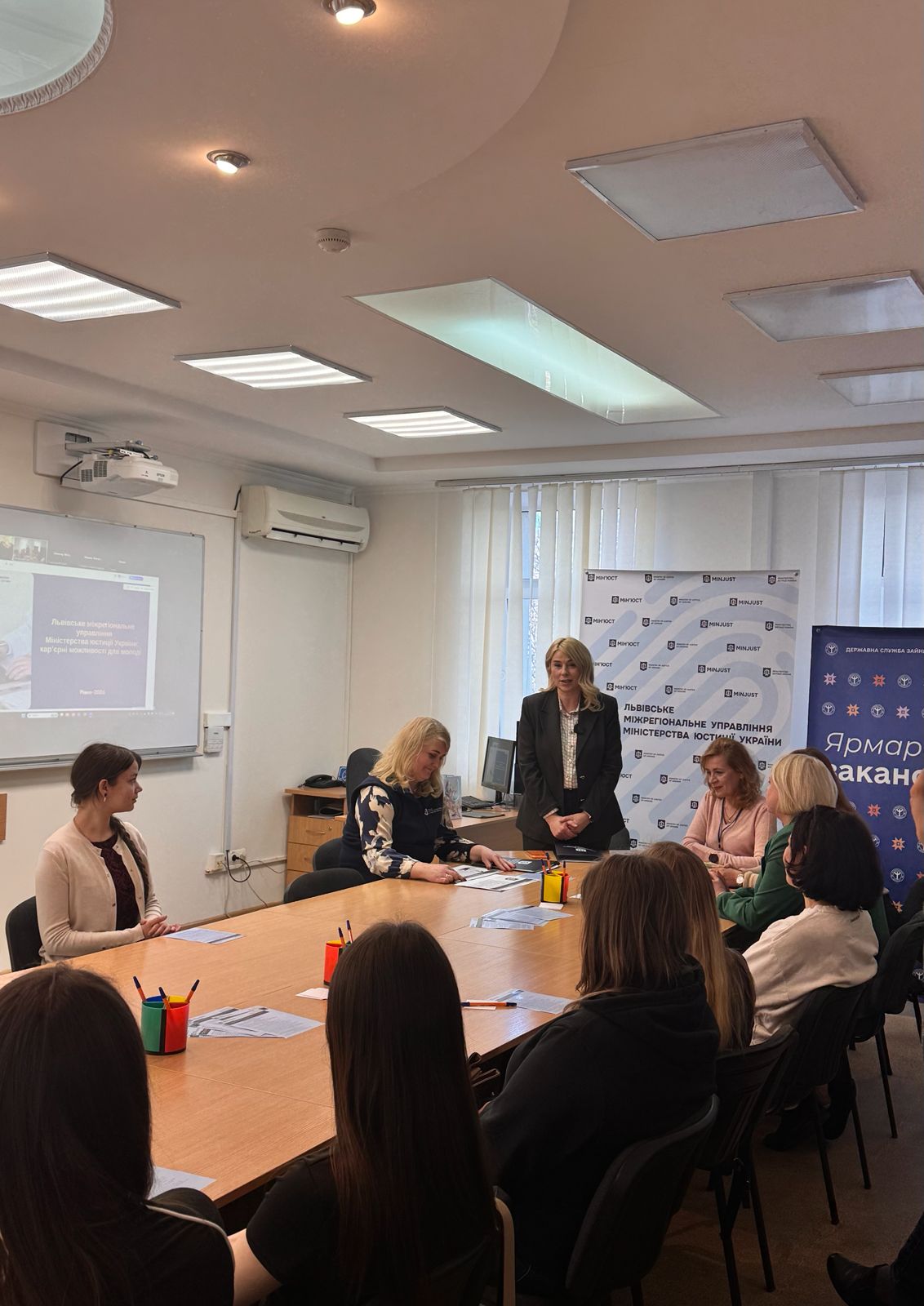 Юристи майбутнього: здобувачі МЕГУ долучилися до Ярмарку вакансій