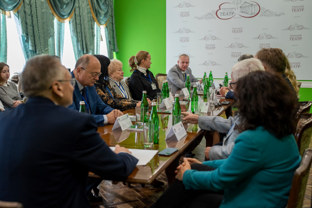 30 років МЕГУ