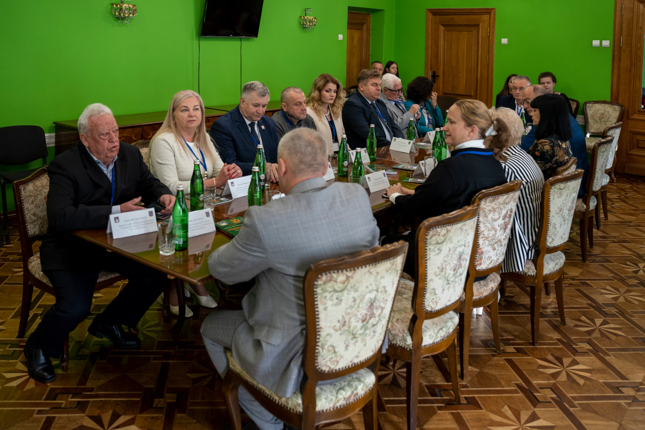 30 років МЕГУ