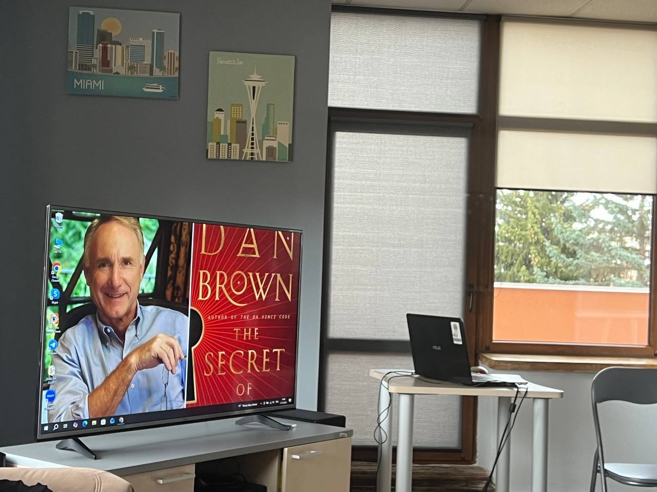 Студенти МЕГУ занурилися у «Світ загадок і символів Дена Брауна»