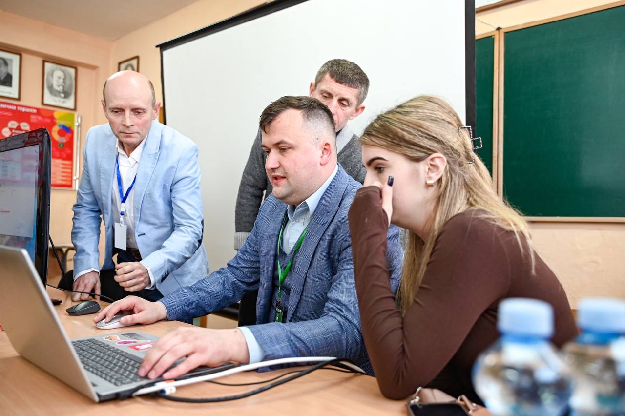 Пленарне засідання на факультеті ЗФКіС