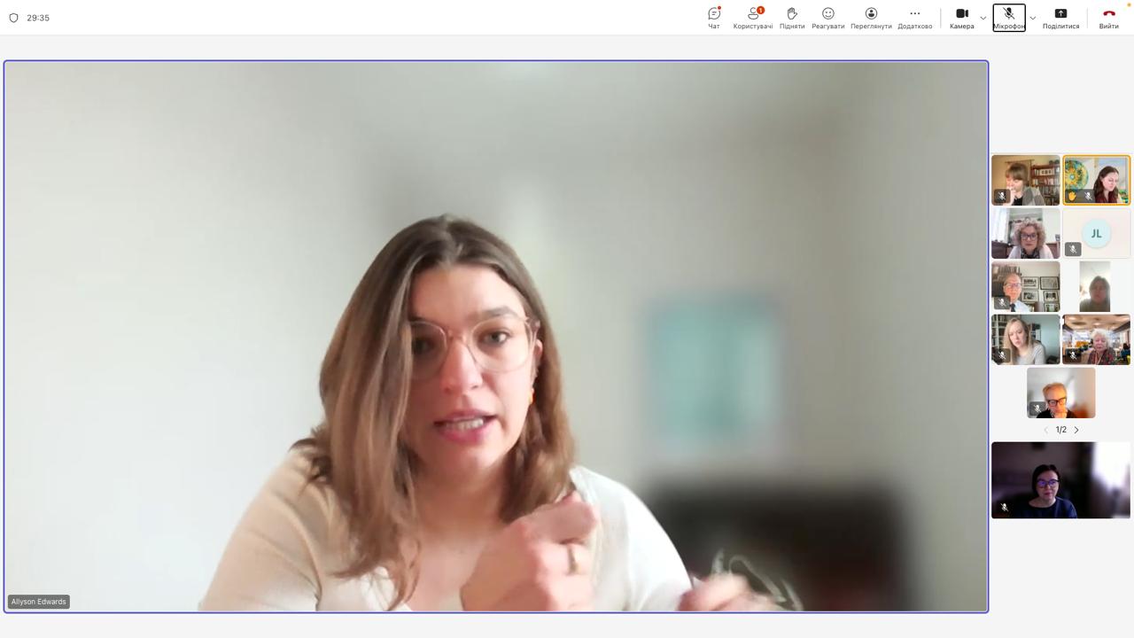 Тиждень української культури в Бат Спа: учасники книжкового клубу обговорили роман А. Куркова "Сірі бджоли"