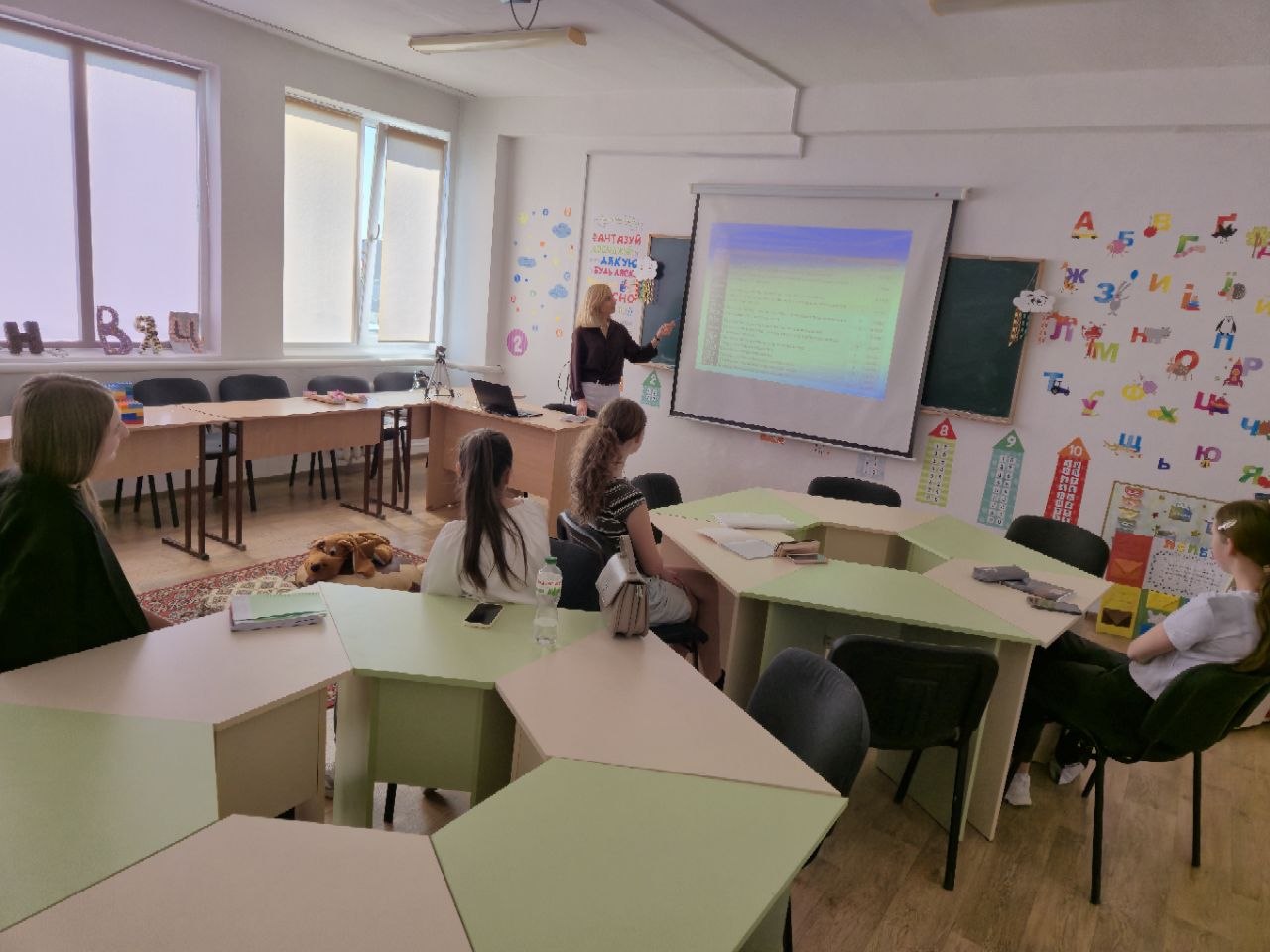 Знайомство з освітніми програмами: успішний старт навчального року на педагогічному факультеті!