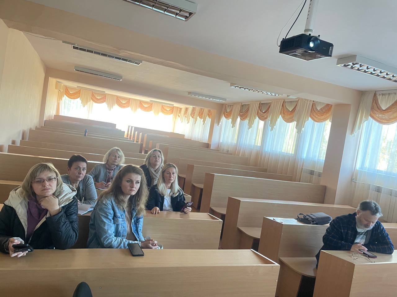 Цифрова трансформація навчання: на історико-філологічному факультеті відбувся традиційний семінар-тренінг