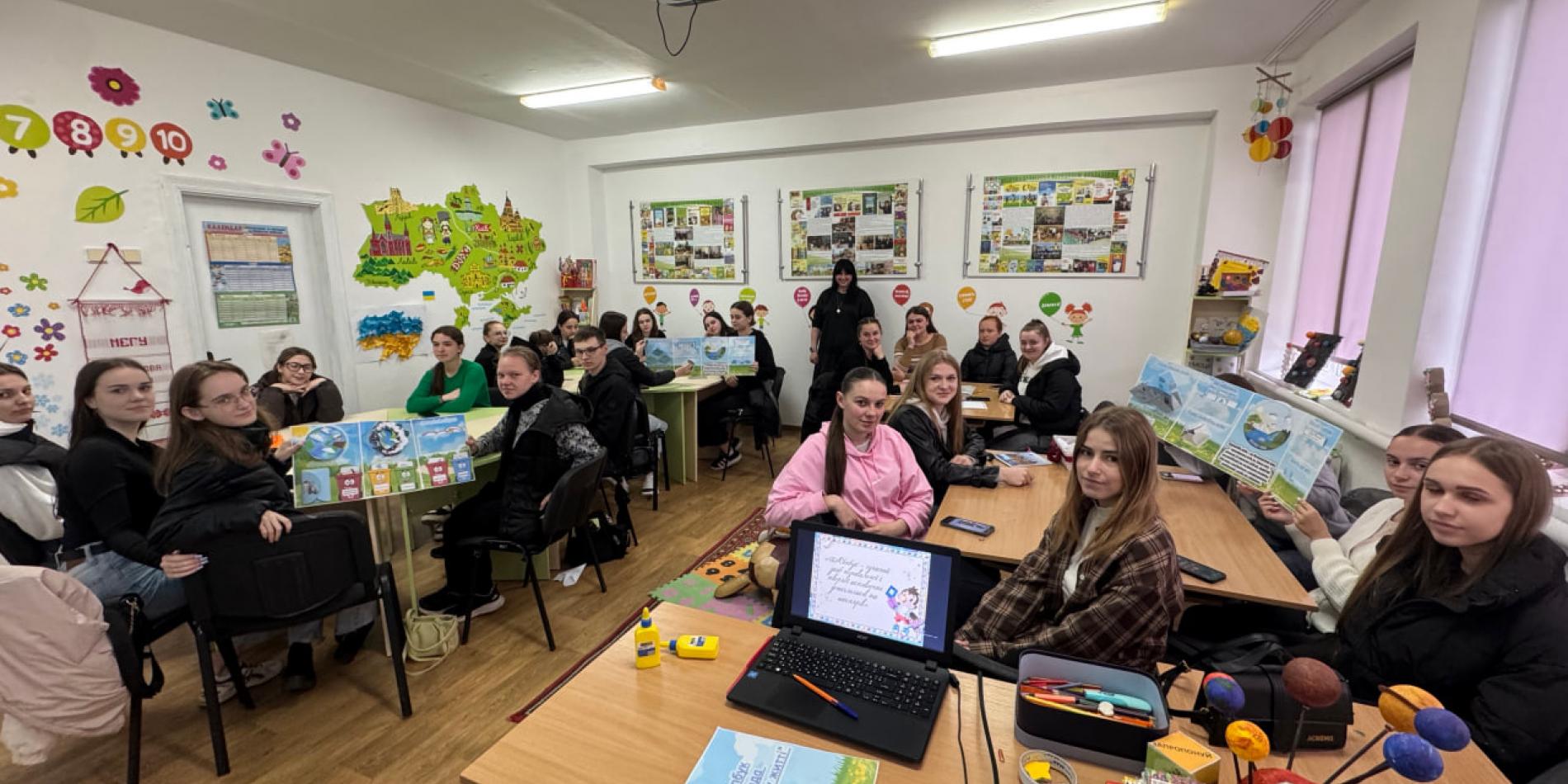 Здобувачі освіти педагогічного факультету вчилися створювати лепбуки