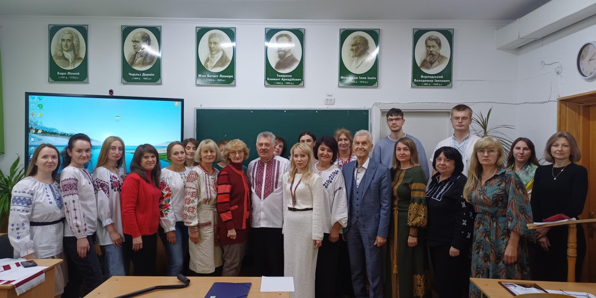 Викладачі кафедри української мови та літератури — учасники регіональної конференції “Актуальні проблеми культури української мови і мовлення”.