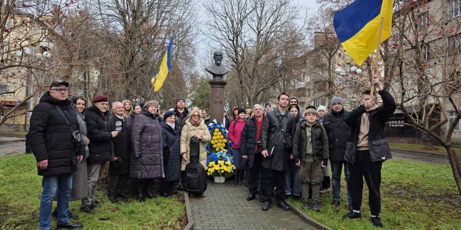 Викладачі та студенти історико-філологічного факультету МЕГУ на уроці Пам’яти до 120-річчя від Дня народження Ніла Хасевича, видатного українського художника та воїна УПА