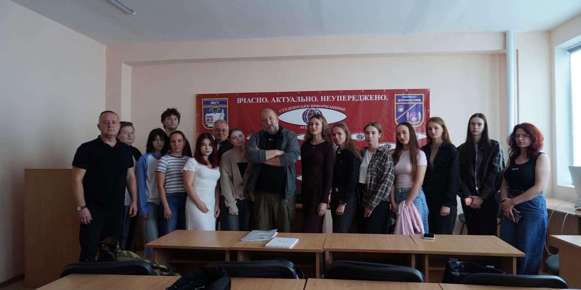 На факультеті журналістики відбулася перша бінарна лекція з основ військової журналістики