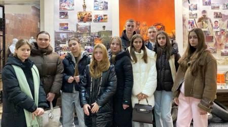 З нагоди Дня Гідності та Свободи, 25 листопада, студенти факультету географії, історії та туризму відвідали Рівненський обласний краєзнавчий музей