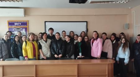 Лекторій "Історія як джерело сили та стійкості у час війни"