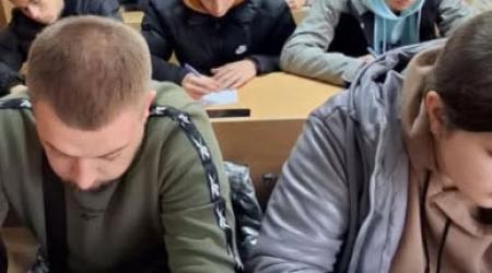 Студенти факультету кібернетики пишуть радіодиктант національної єдності