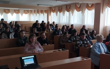 Студенти мегу на лекторії