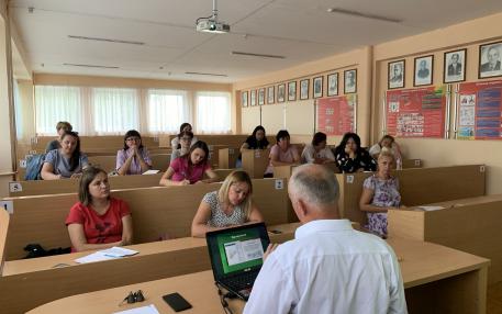 Проведення лекцій та тренінгів для помічників осіб з обмеженими