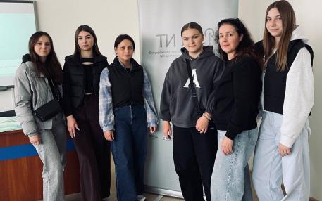 Студенти МЕГУ - учасники Дня спільнодії у рамках програми «HowAreU»