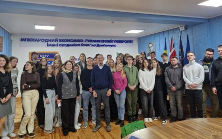 Американський дослідник др. Брюс Л. Андерсон провів мотиваційний майстер-клас для студентів МЕГУ