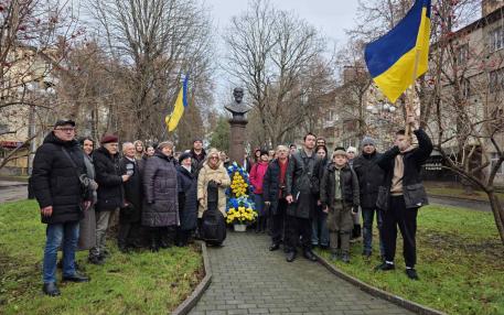 Викладачі та студенти історико-філологічного факультету МЕГУ на уроці Пам’яти до 120-річчя від Дня народження Ніла Хасевича, видатного українського художника та воїна УПА