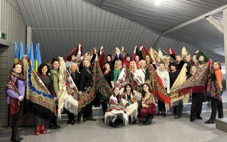 В МЕГУ відбувся флешмоб до Дня української хустки