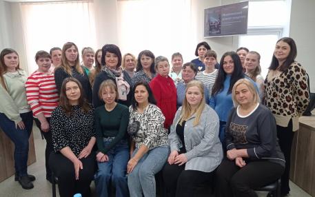 Мовленнєвий етикет педагога: професійний діалог науки і практики